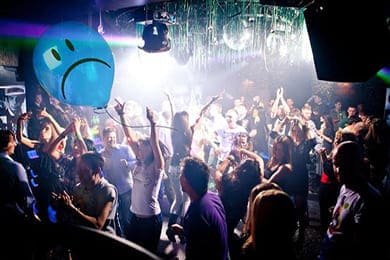 Веселящий газ для ночных заведений